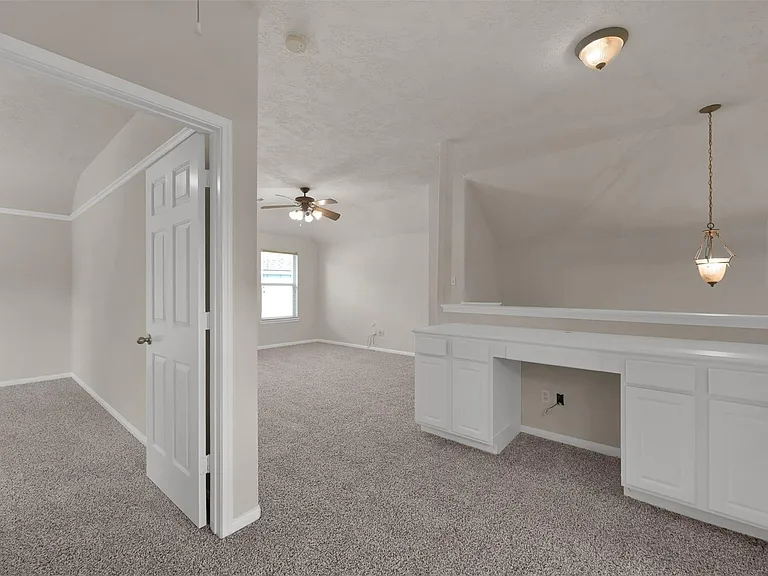 1443 Meadowhigh Ln — Photo 8