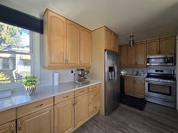 2nd image of 7937 W Barry Ave