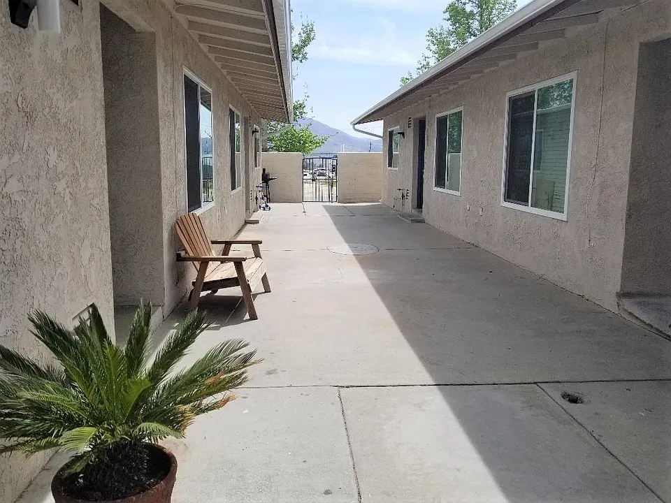 Common walkway