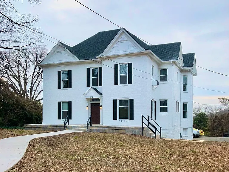 612 E Church St — Photo 2