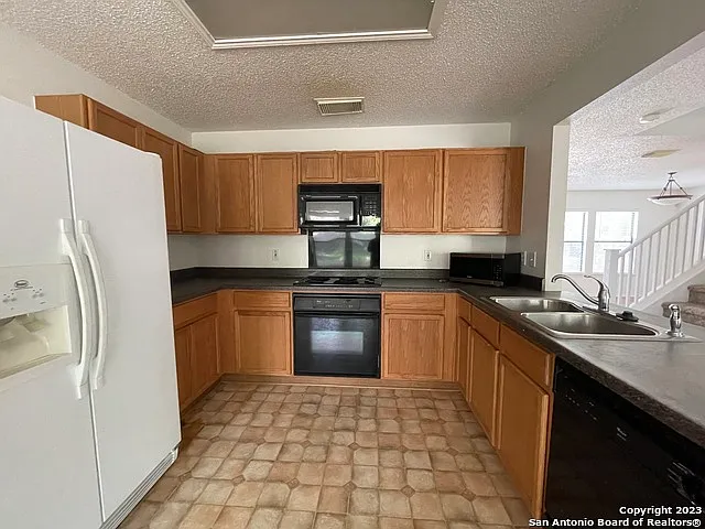 9611 Diamond Stone — Photo 17