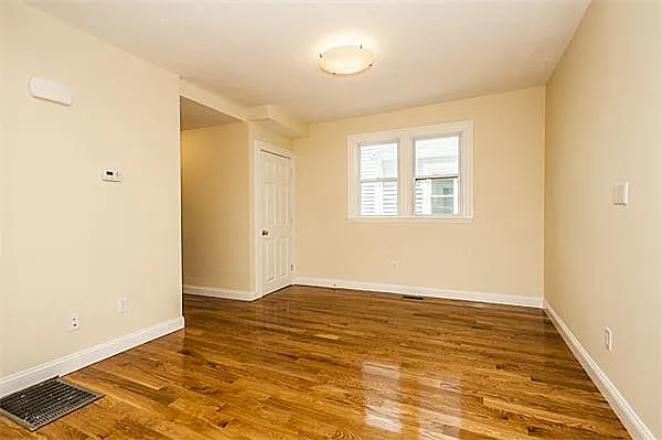 18 Cottage Park Ave #1 — Photo 2