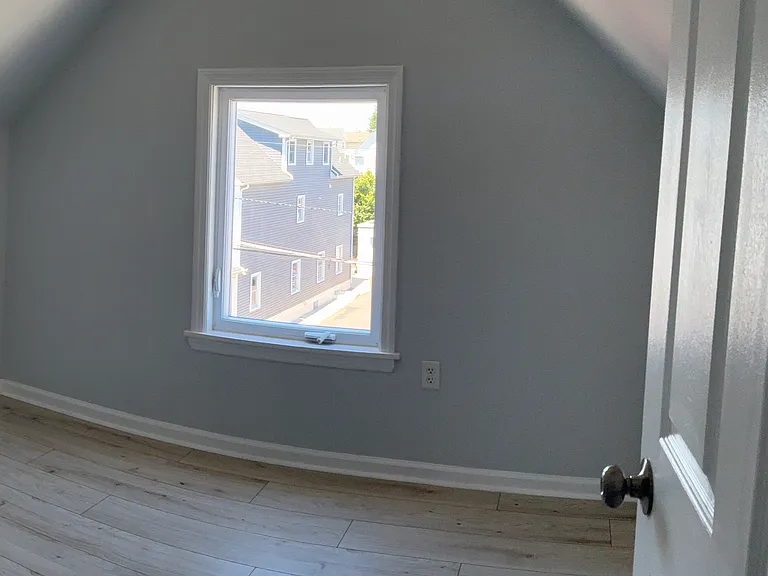28 Niles St — Photo 8