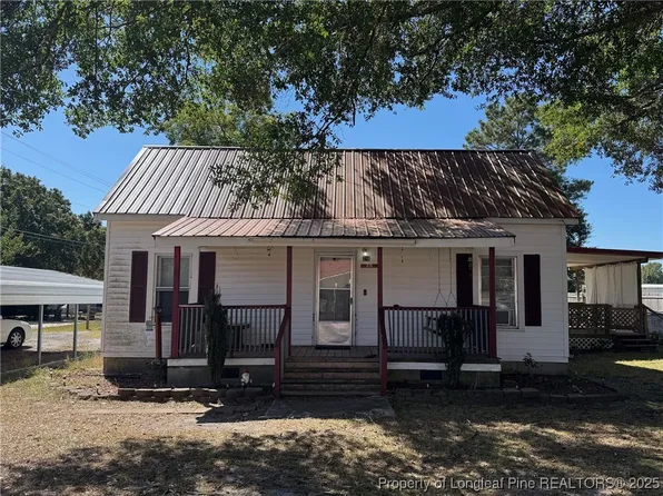 216 E Stack St, Saint Pauls, NC 28384