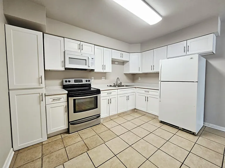 107 University Dr #2 — Photo 3