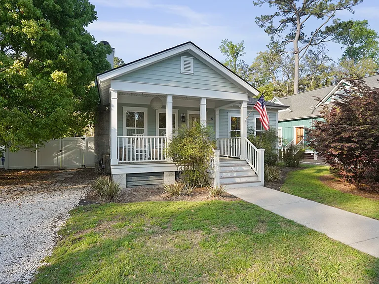 15 Government Rd — Photo 42