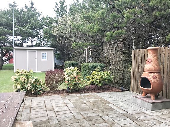 5th image of 724 Marine Dr