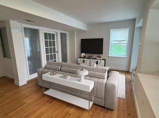 12606 Stratford Garden Dr, Silver Spring, MD 20904