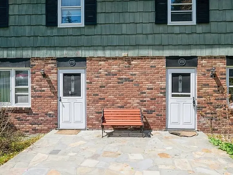 1775 Summit St — Photo 2