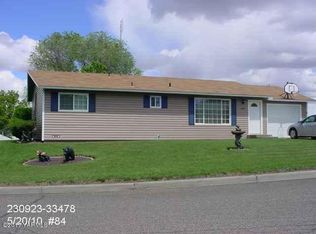 1012 Coach Ct, Grandview, WA 98930
