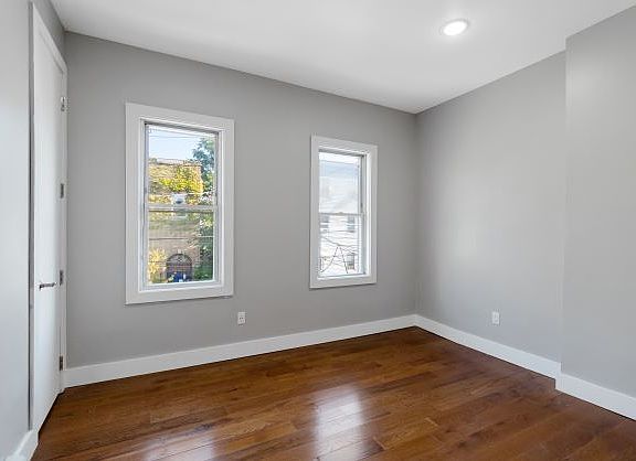 2nd image of 45 Saint Pauls Ave #3E