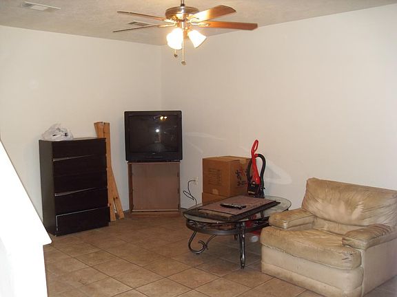 4th image of 2521 Crosstimbers St APT A6