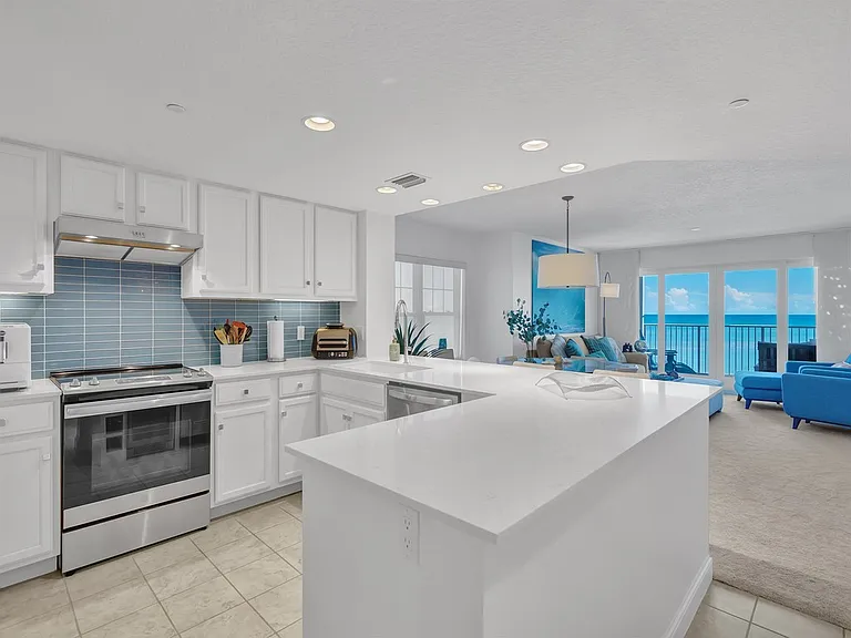 2700 Ocean Dr #300 — Photo 10