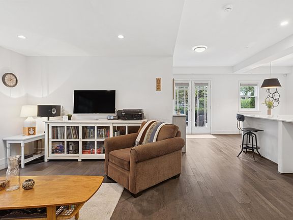 4th image of 244 E 5th St #2