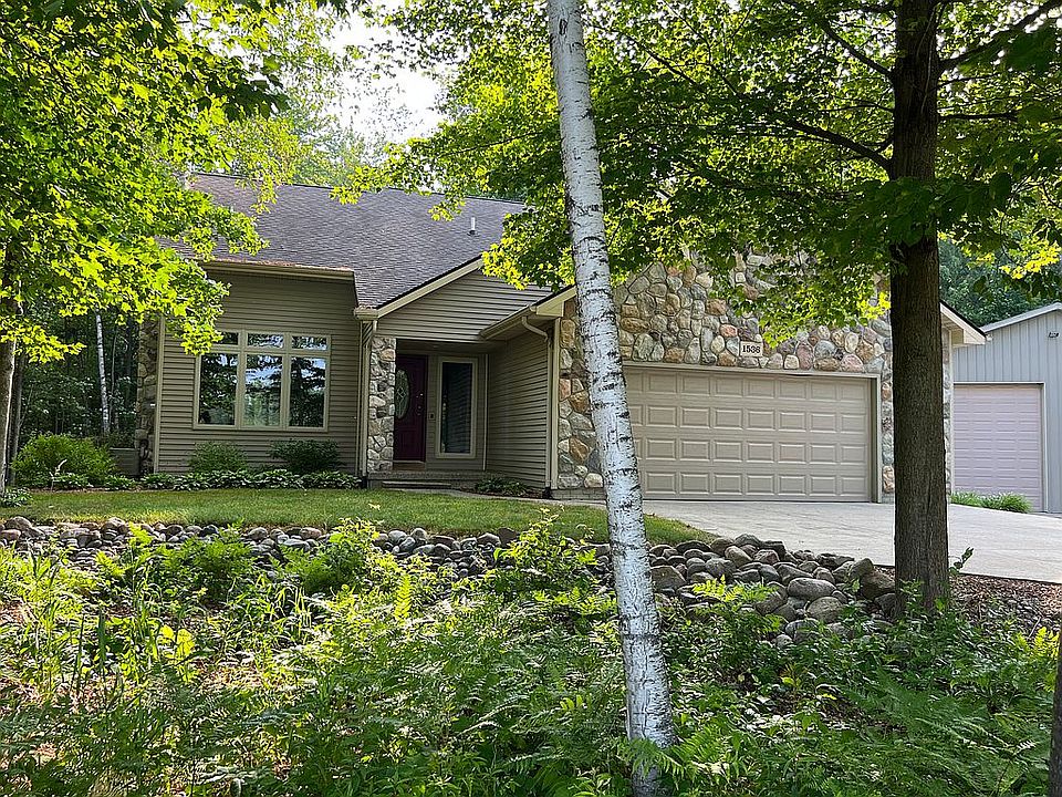 1536 Eight Mile Rd, Kawkawlin, MI 48631 Zillow
