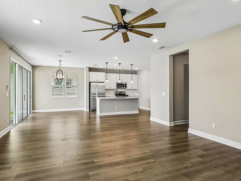 3528 Cunningham Rd — Photo 3