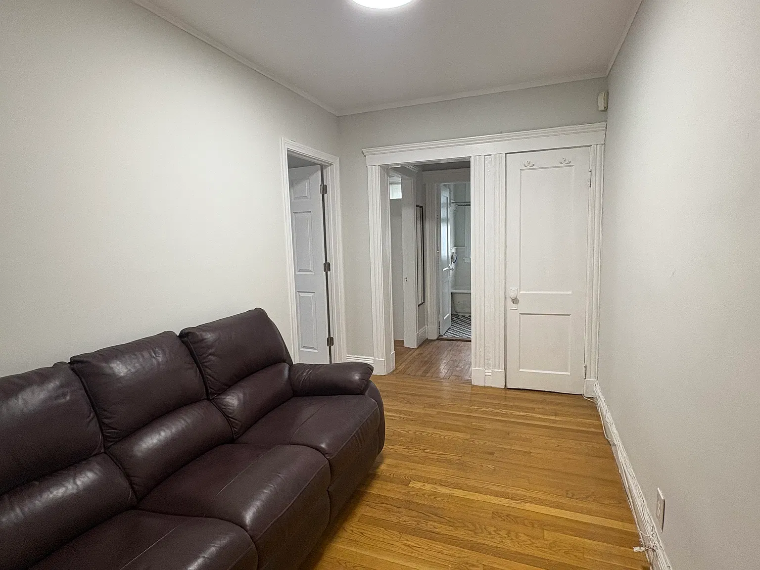 2 bed, 600 sqft, $2,600 — Photo 3