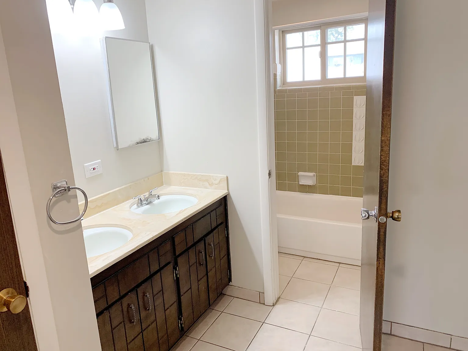 2 bed, 825 sqft, $1,225 — Photo 4