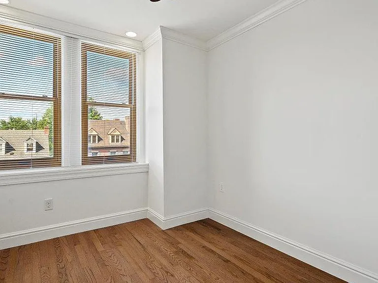 5400 Elmer St #5 — Photo 2