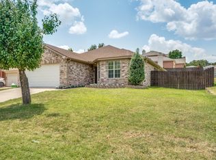 1520 Creekstone Ct, Fort Worth, TX 76112