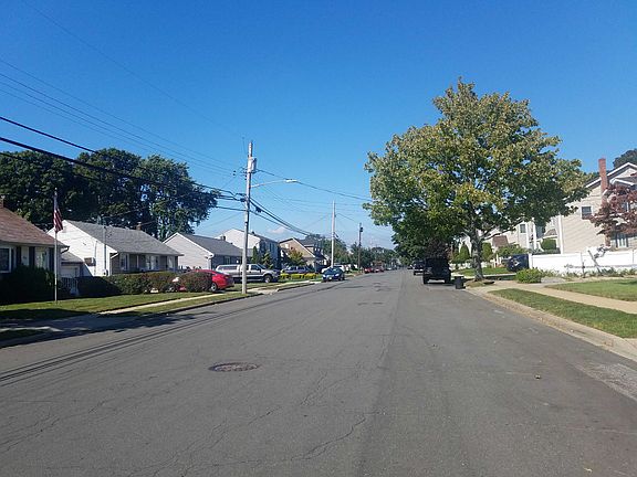 5th image of 82 Eastlake Ave