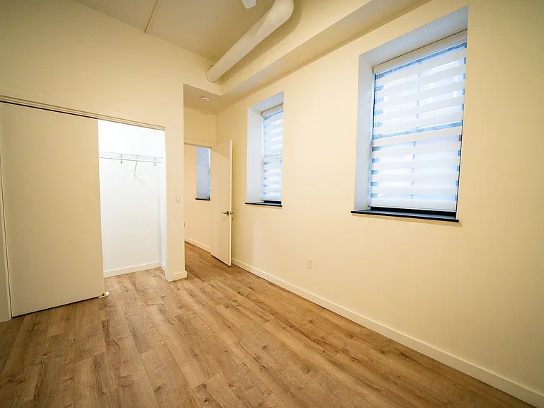 Longwood Row — Photo 15