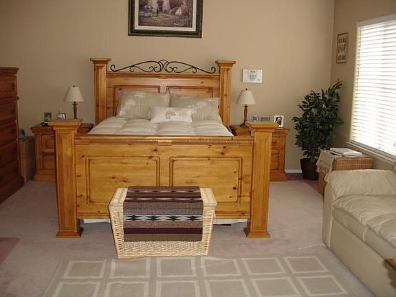 5th image of 963 W Pebble Dr