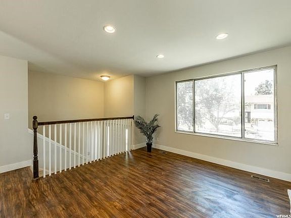 4th image of 551 N Sir Anthony Cir