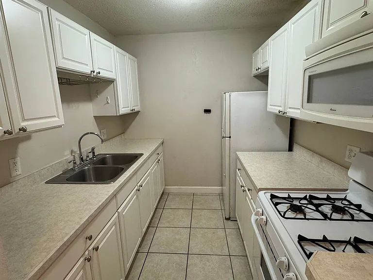 1700 SW 16th Ct #P02 — Photo 5