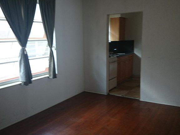 5th image of 1163 Normandy Dr APT 8