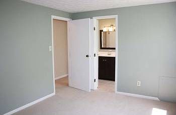 4th image of 4139 Carnation Dr