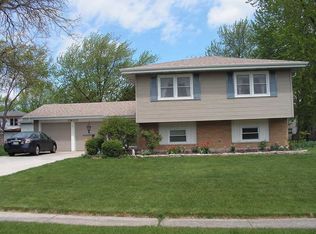 21W520 Kensington Rd, Glen Ellyn, IL 60137