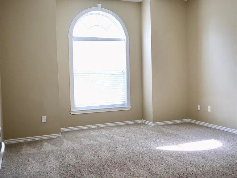 4414 Woodland Ridge Dr — Photo 7