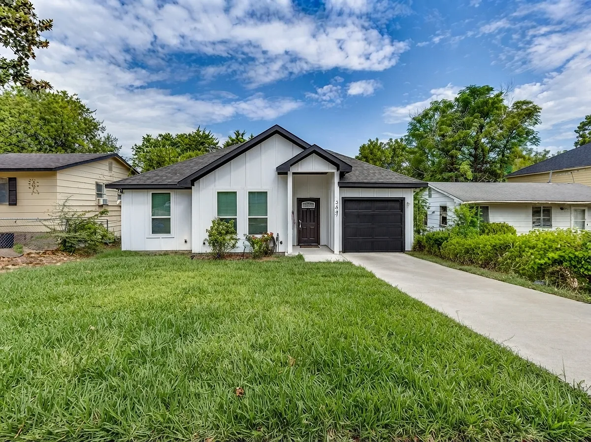 4 bed, 1689 sqft, $2,450 — Photo 1