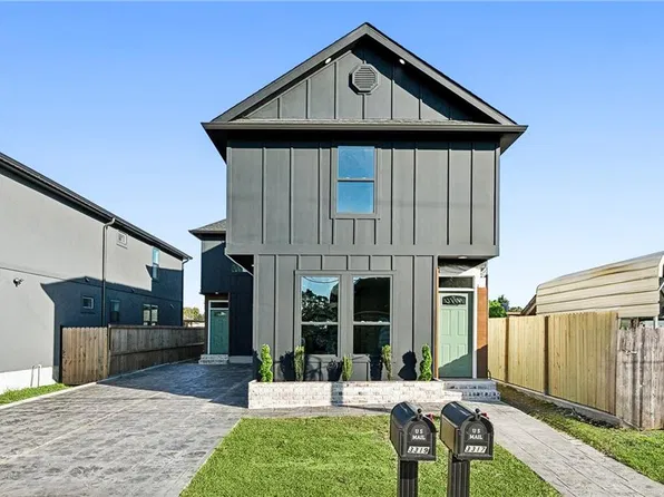 3319 Pakenham Dr, Chalmette, LA 70043