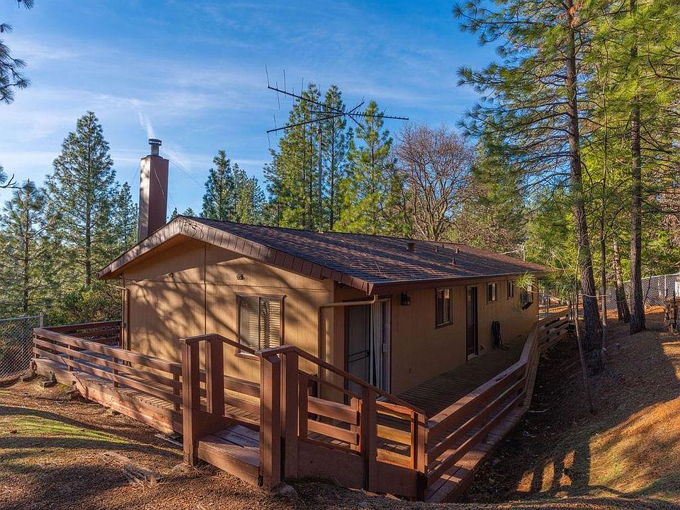 1st image of 25675 Meadow Dr