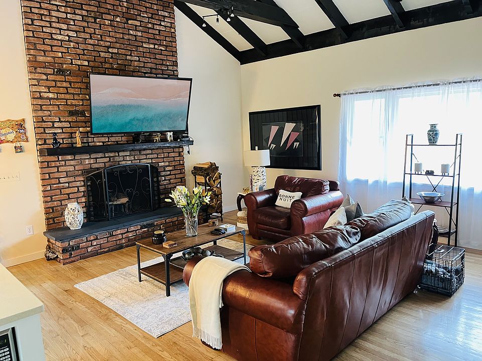 1st image of 86 Fanning Ave