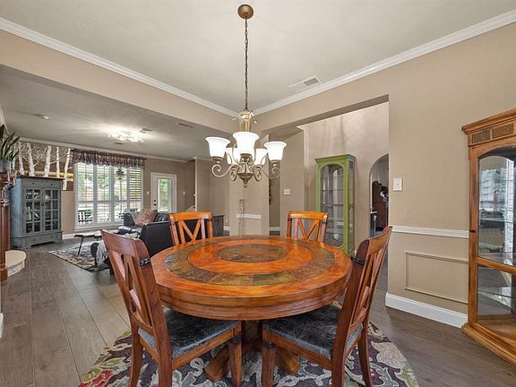 5th image of 619 Wyndham Cir
