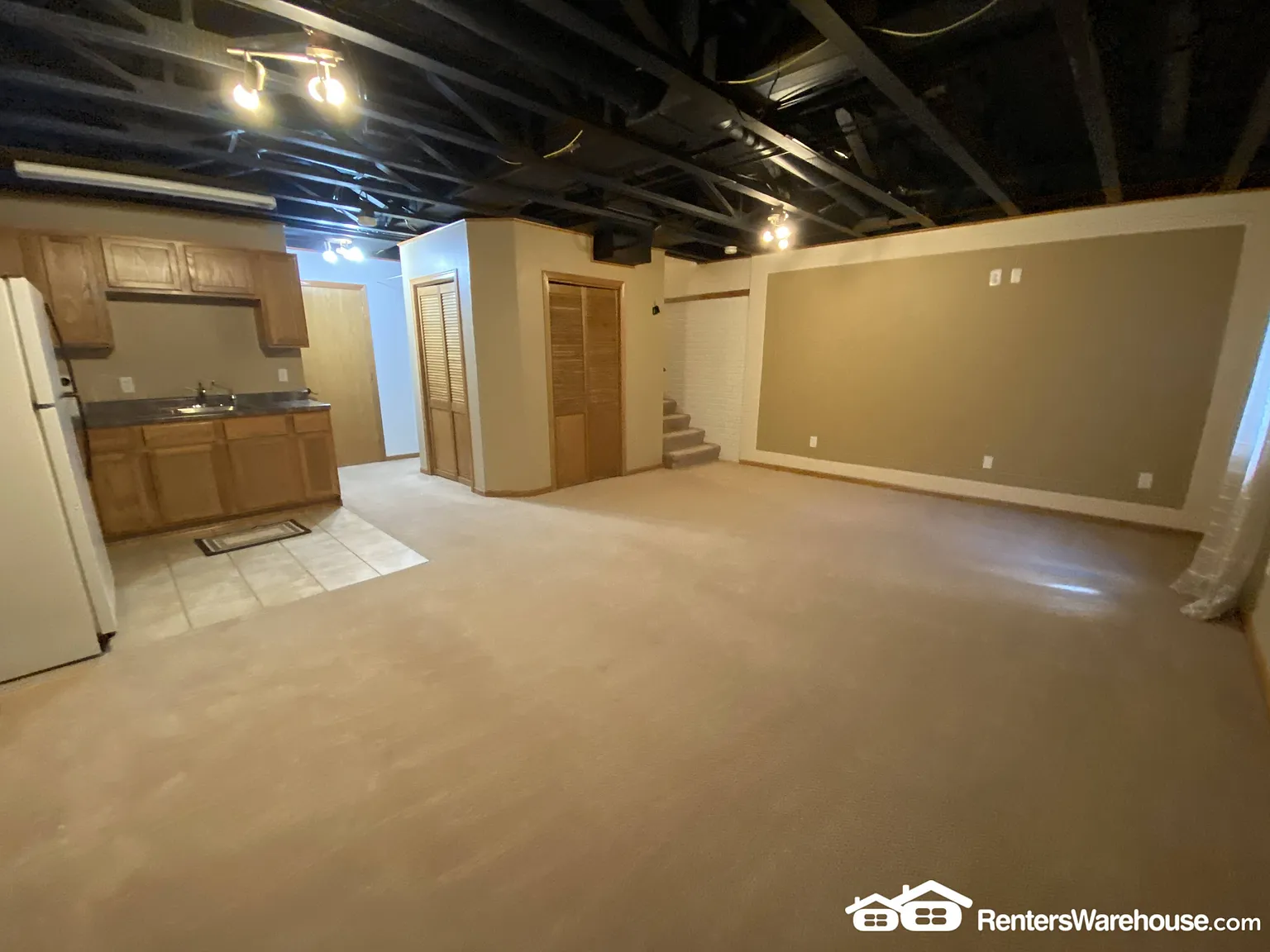 Wonderful 3 Bedroom/3 Bath Townhome in Norwalk for Rent — Photo 2