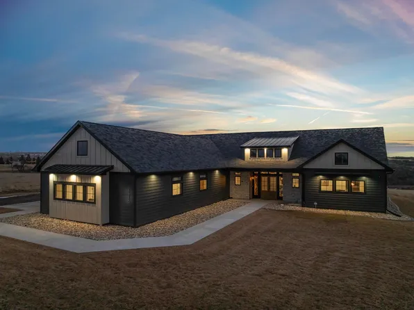 3516 Grayson Dr, Burlington, ND 58722