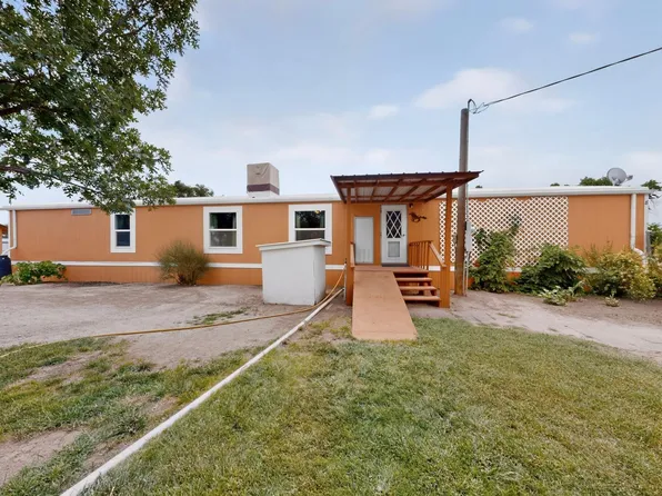 8 Kimberling Dr, Los Lunas, NM 87031