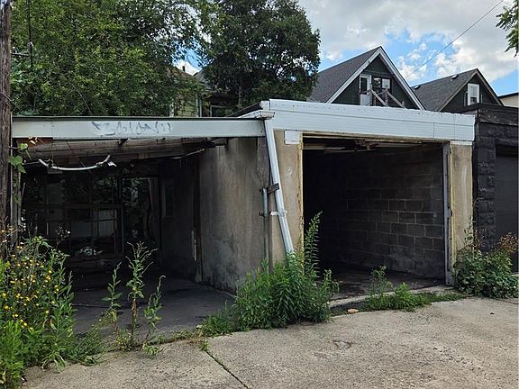 5th image of 14 Arthur Ave S