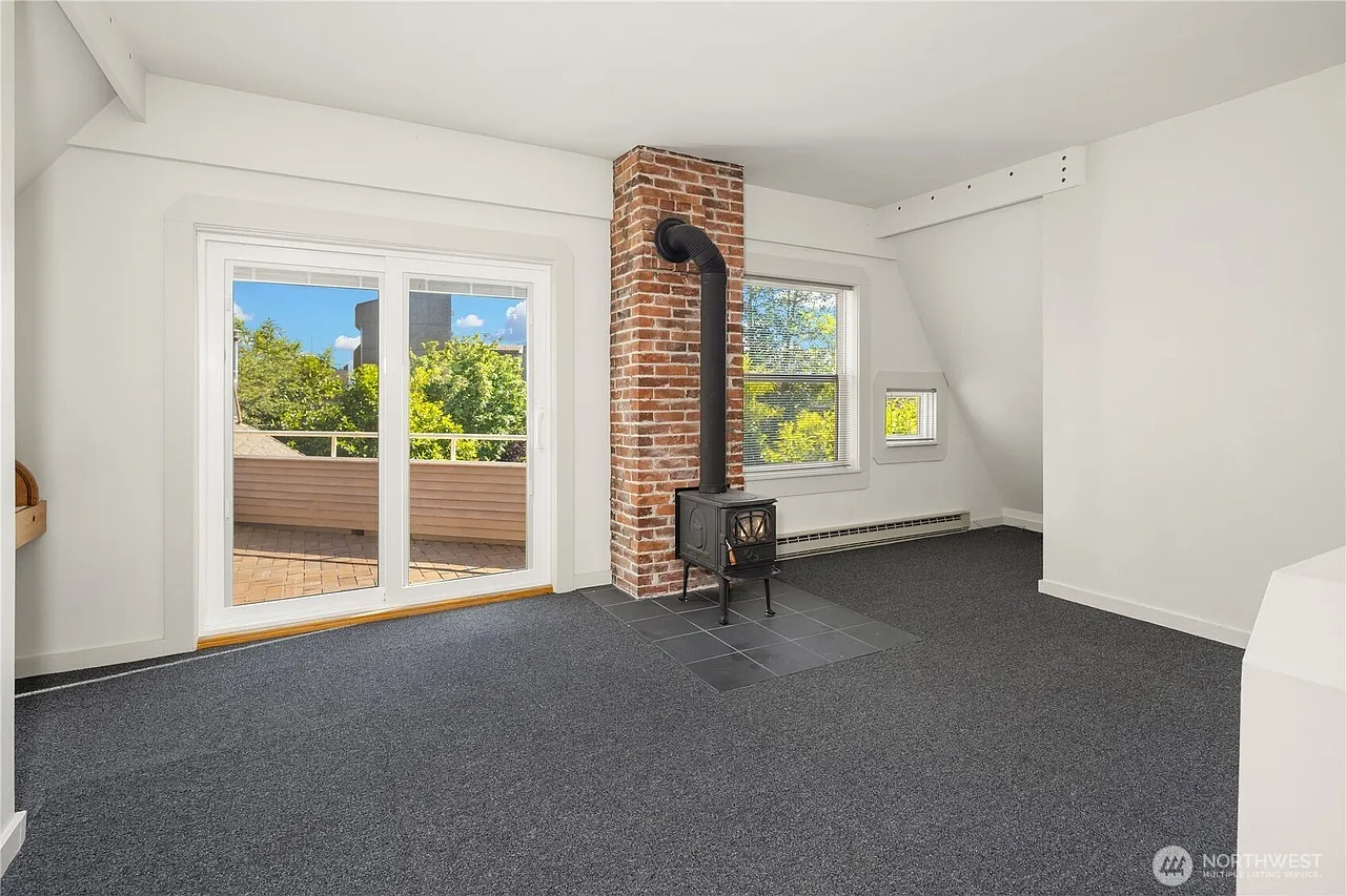 2 bed, 895 sqft, $2,900 — Photo 3