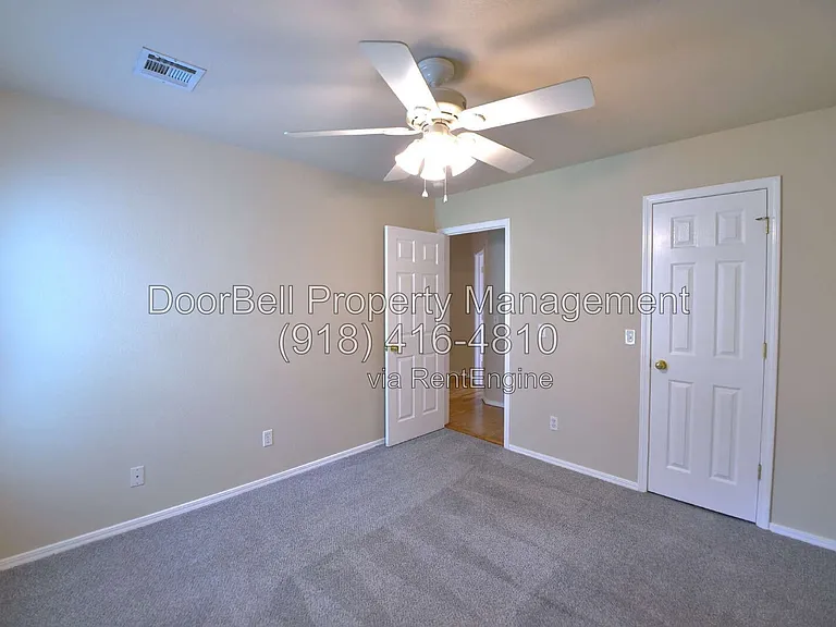 11621 S Mulberry Ln — Photo 16