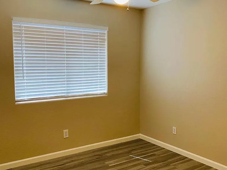 8618 W Paradise Dr — Photo 17