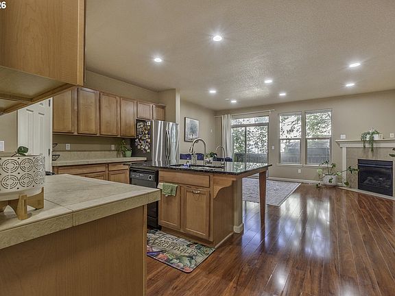 3rd image of 3137 NE 14th Pl