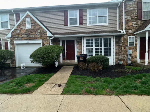 209 Aspen Dr, Royersford, PA 19468