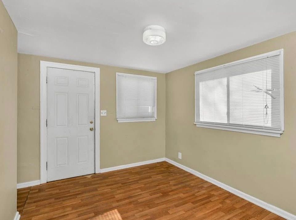 1st image of 170 Alton Ave