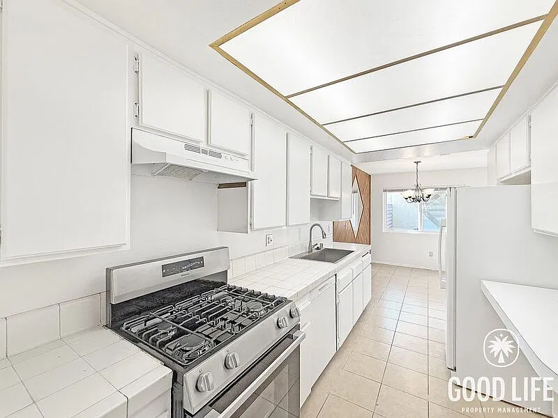3 bed, 2.5 bath, 1494 sqft, $3,400 — Photo 1