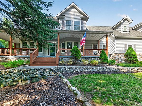 3rd image of 2523 Pheasant Run